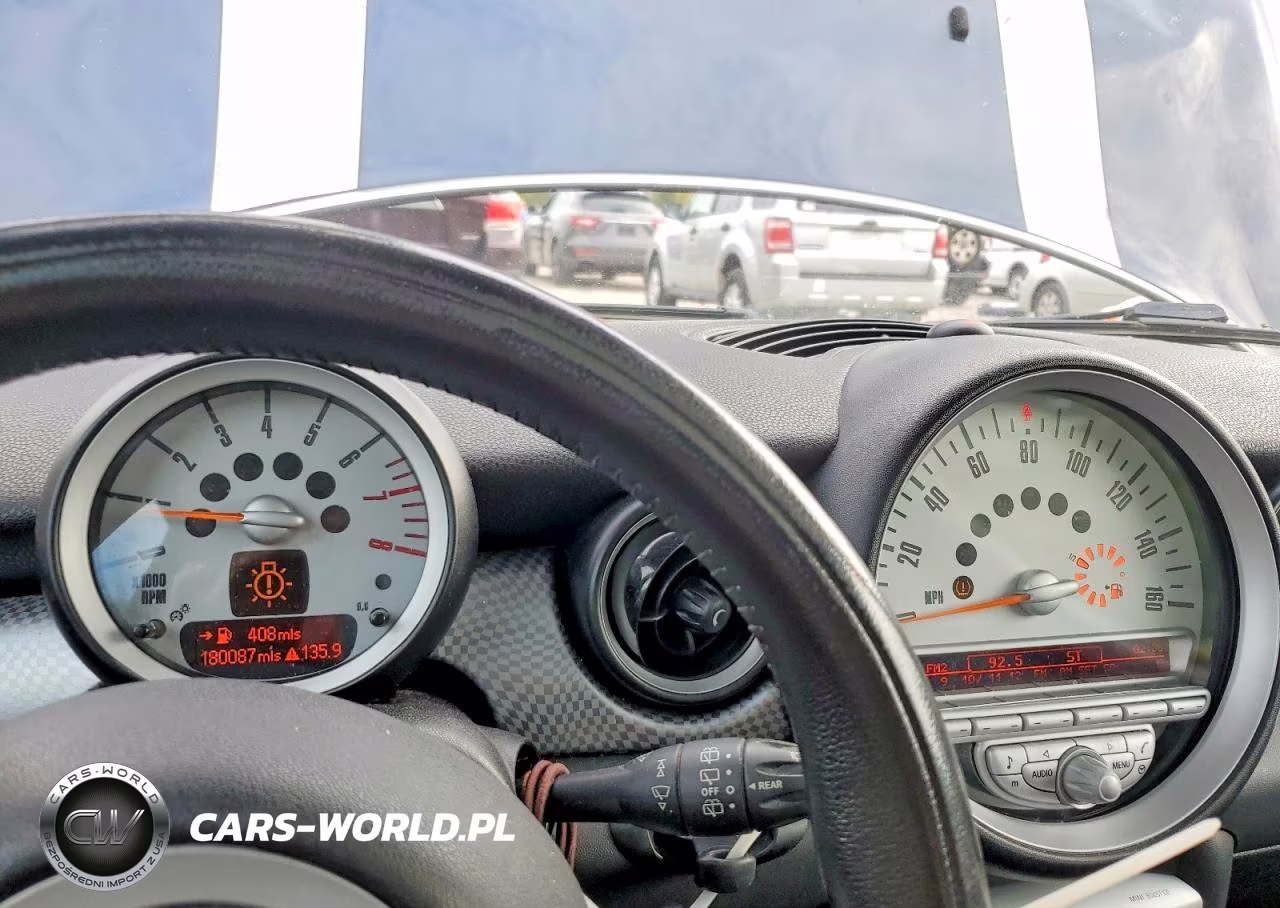 2010 Mini Cooper S VIN:WMWMF7C56ATX44358 - 9