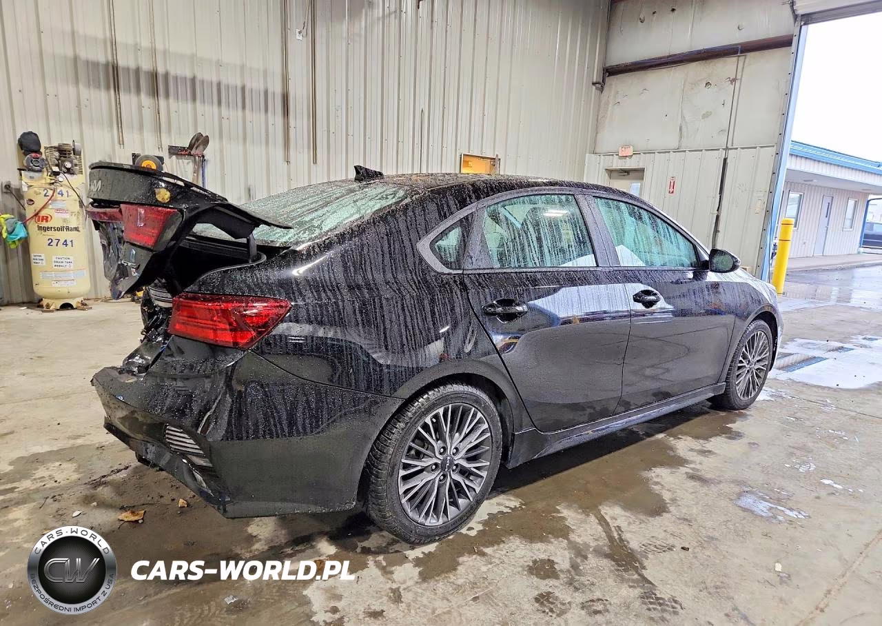 2022 Kia Forte Gt Line VIN:3KPF54AD6NE505057 - 3