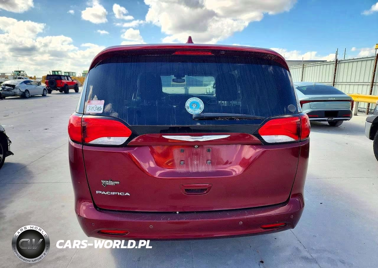 2017 Chrysler Pacifica Touring VIN:2C4RC1DGXHR522177 - 6