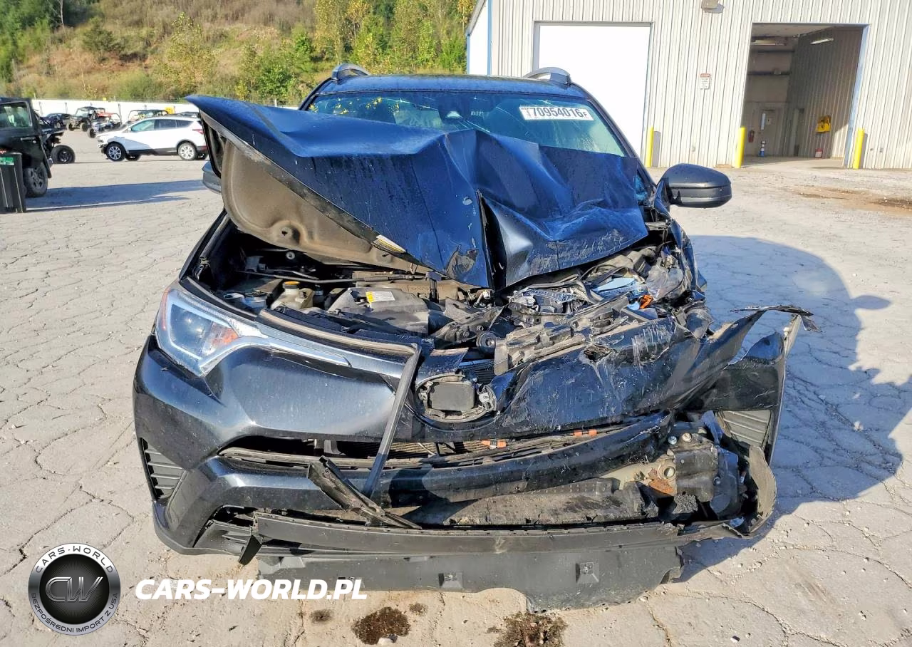 2018 Toyota Rav4 Le VIN:2T3BFREV2JW839354 - 5