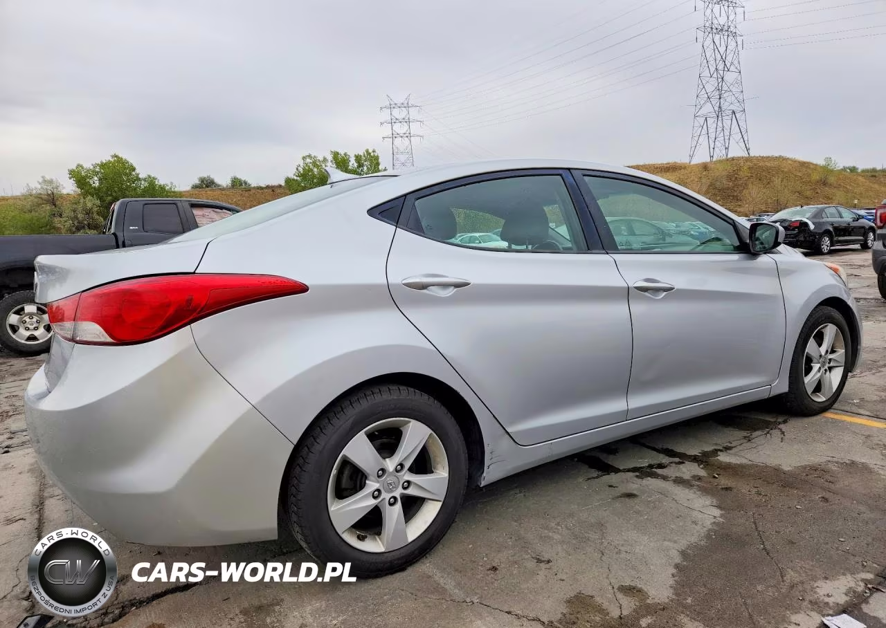 2013 Hyundai Elantra Gls VIN:5NPDH4AE8DH333339 - 3