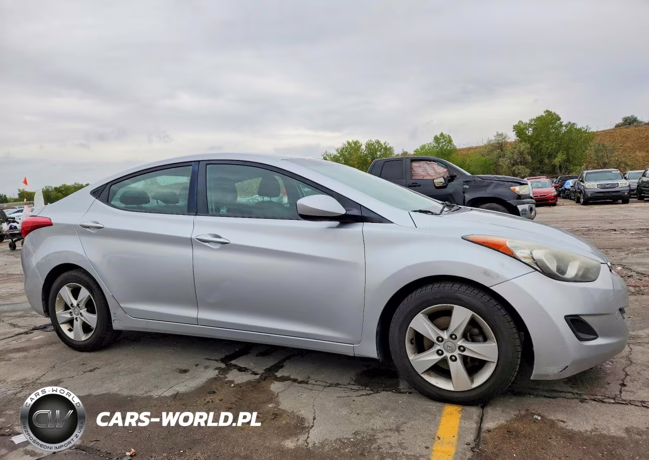 2013 Hyundai Elantra Gls VIN:5NPDH4AE8DH333339 - 4