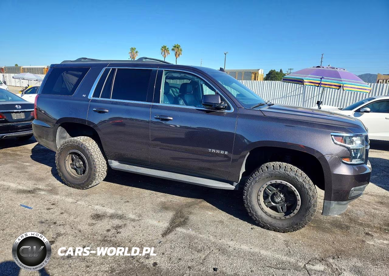 2018 Chevrolet Tahoe K1500 Lt VIN:1GNSKBKC2JR306109 - 4