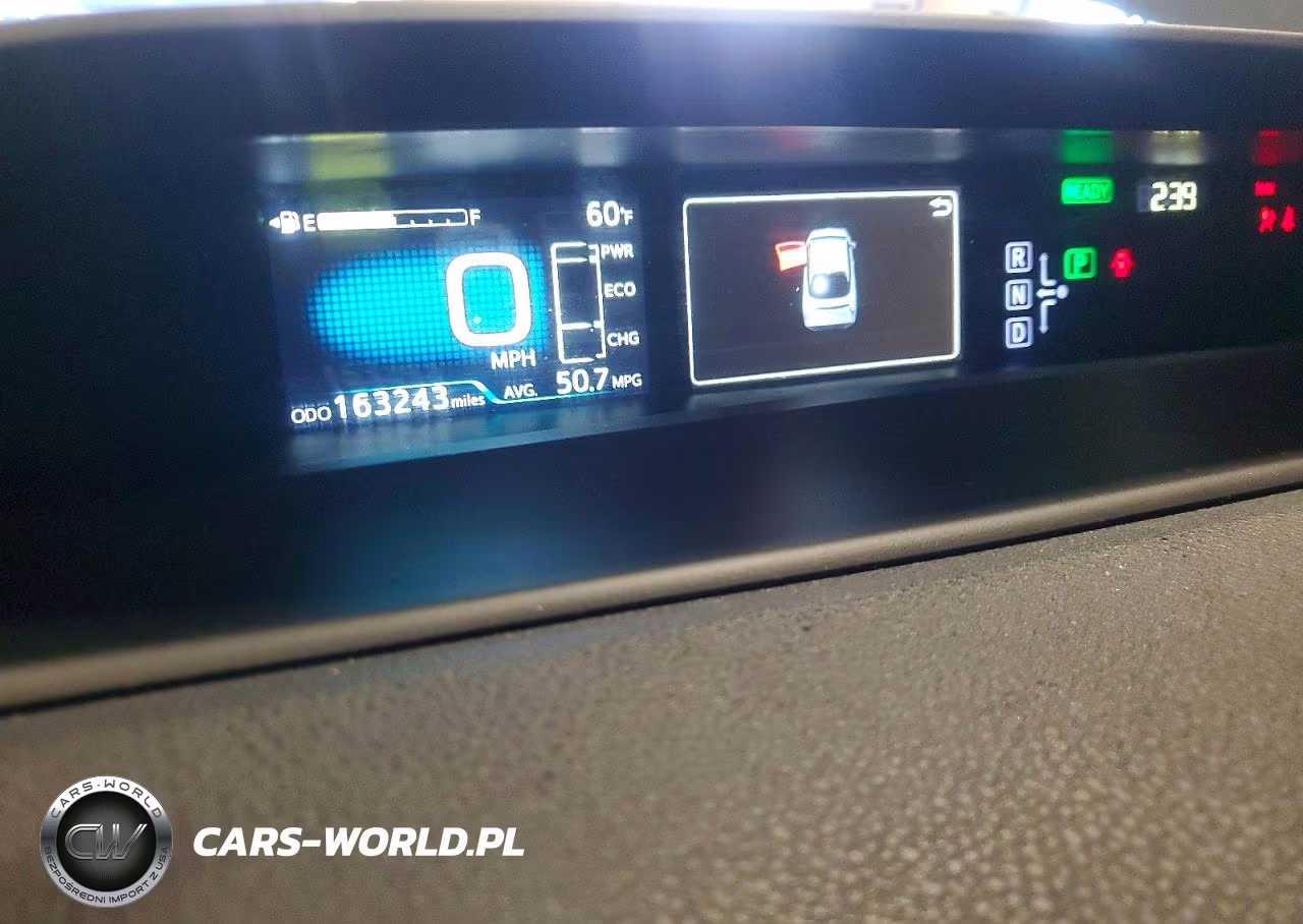 2017 Toyota Prius Four VIN:JTDKARFU2H3541873 - 9