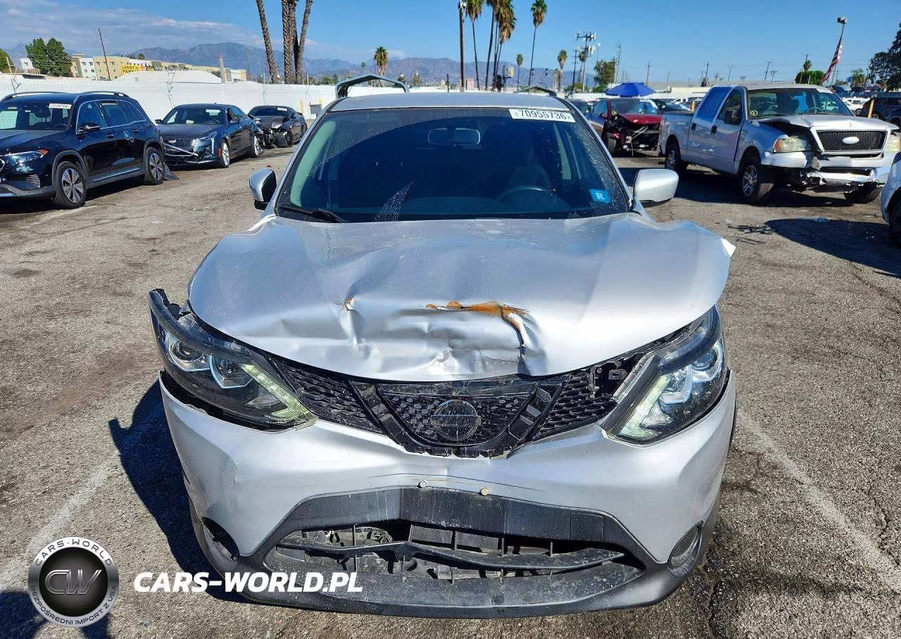 2018 Nissan Rogue Sport S VIN:JN1BJ1CP0JW159901 - 5