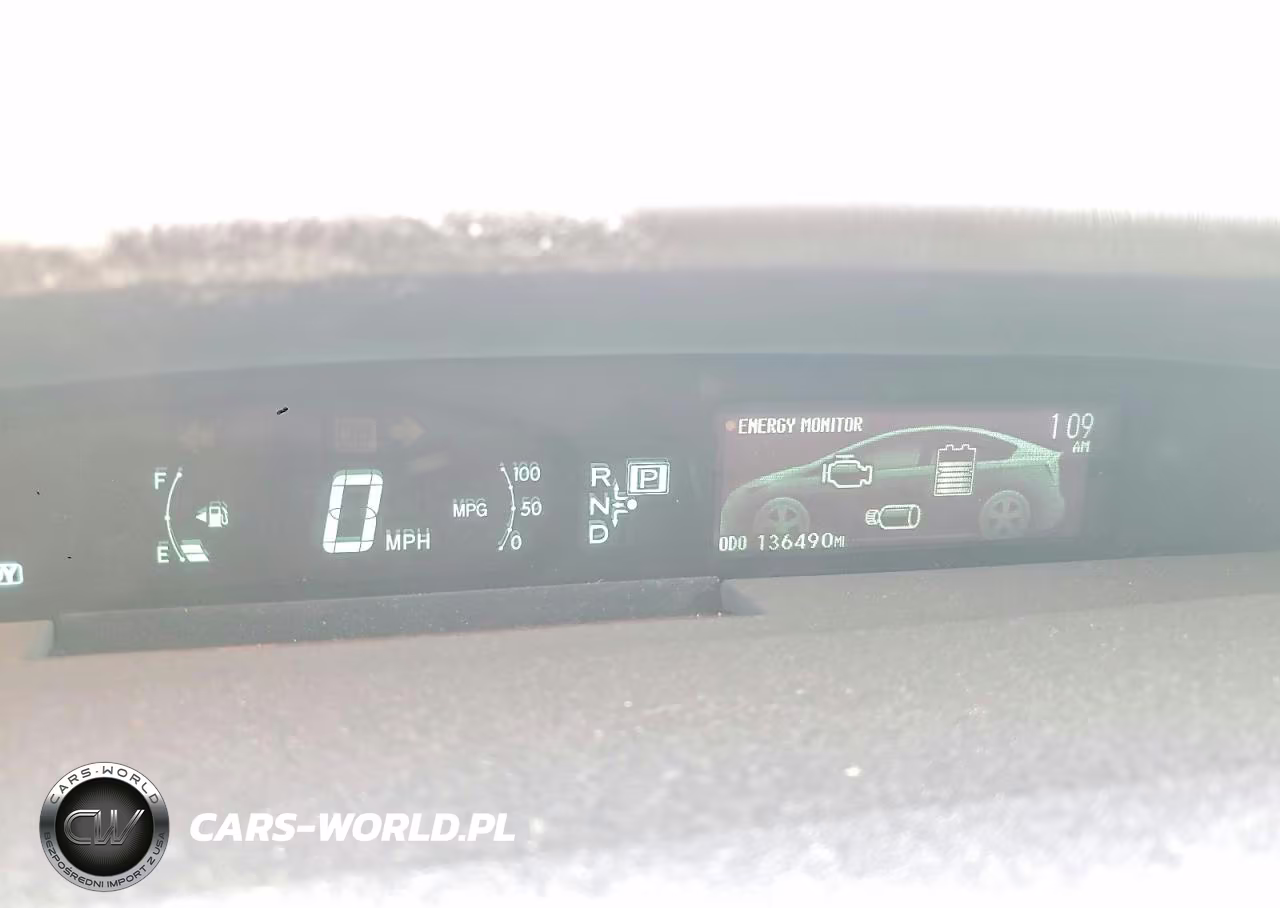 2015 Toyota Prius Four VIN:JTDKN3DU6F1963433 - 9