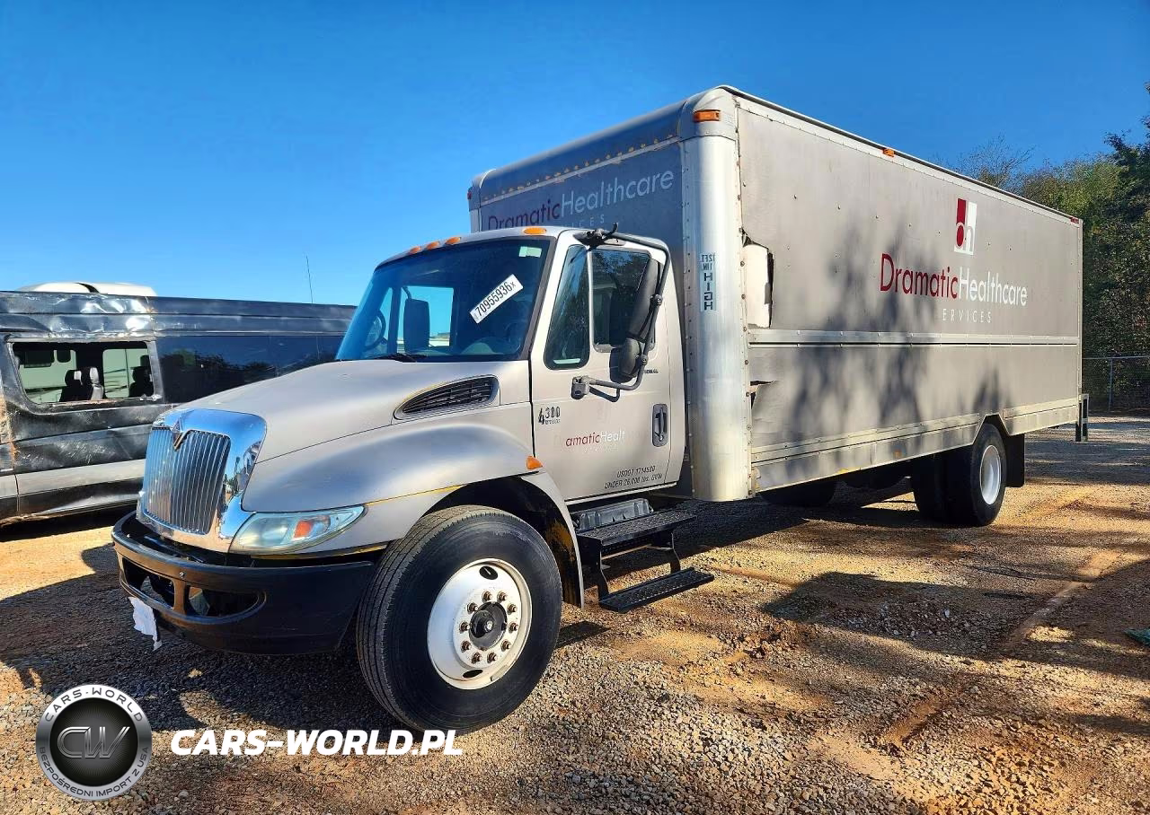 2004 International 4300 Box Truck – zdjęcie 1 z 13