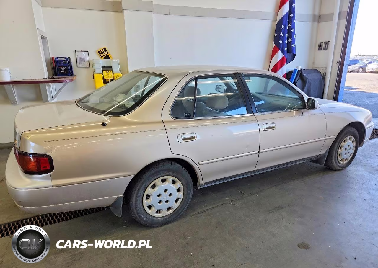 1996 Toyota Camry Le VIN:JT2BG12K7T0362669 - 3