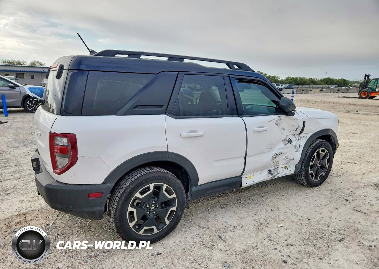 2022 Ford Bronco Sport Outer Banks VIN:3FMCR9C66NRD16237 - 3