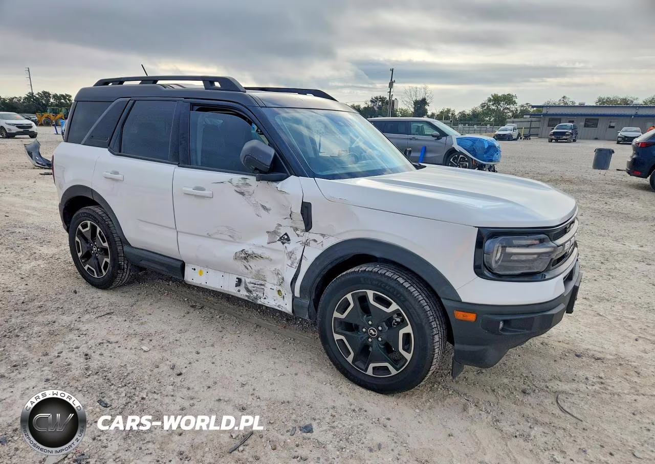 2022 Ford Bronco Sport Outer Banks VIN:3FMCR9C66NRD16237 - 4