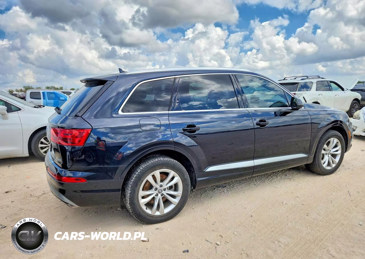 2017 Audi Q7 Premium Plus VIN:WA1LHAF74HD050981 - 3