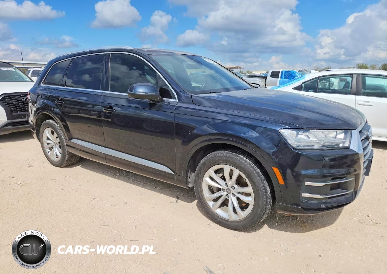 2017 Audi Q7 Premium Plus VIN:WA1LHAF74HD050981 - 4