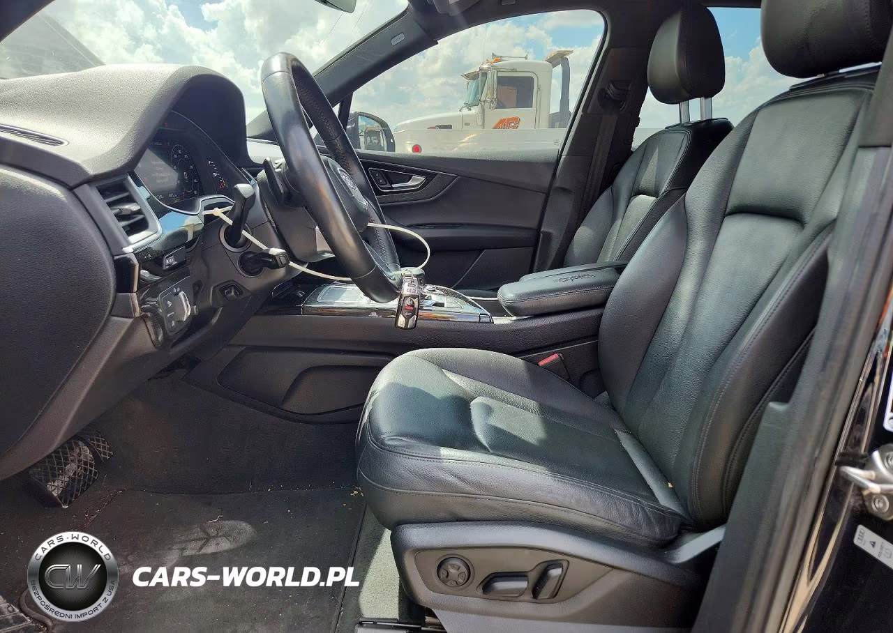 2017 Audi Q7 Premium Plus VIN:WA1LHAF74HD050981 - 7
