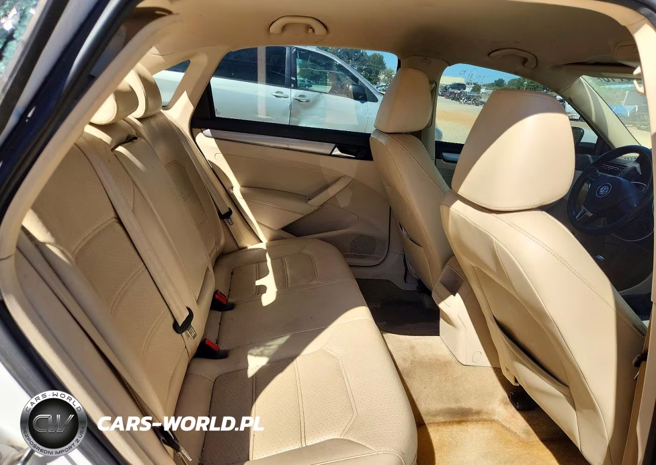2015 Volkswagen Passat S VIN:1VWAT7A37FC061475 - 10