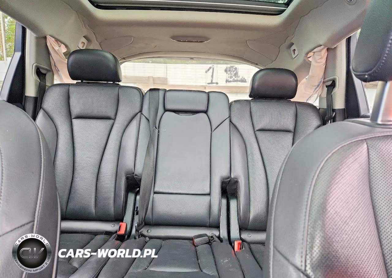 2017 Audi Q7 Prestige VIN:WA1VAAF74HD003513 - 10