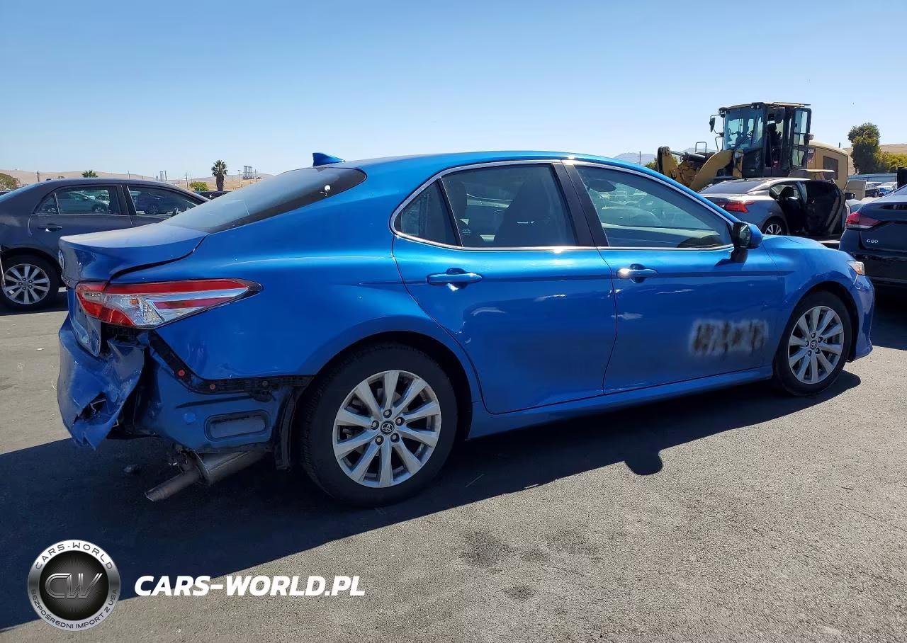 2020 Toyota Camry Le VIN:4T1C11AK8LU309207 - 3