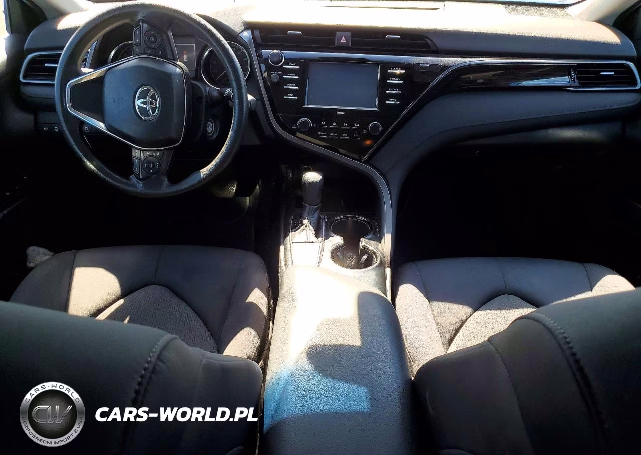 2020 Toyota Camry Le VIN:4T1C11AK8LU309207 - 8