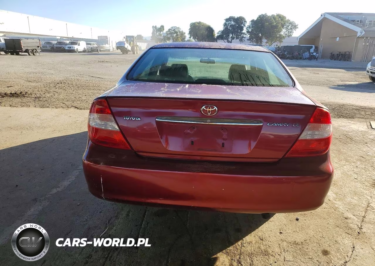 2002 Toyota Camry Le VIN:JTDBE32K020092420 - 6