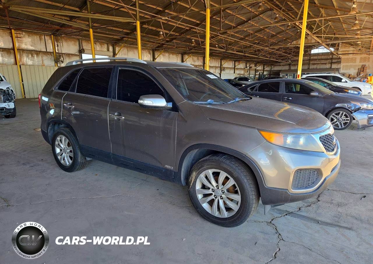 2011 Kia Sorento Lx VIN:5XYKTDA22BG177265 - 4