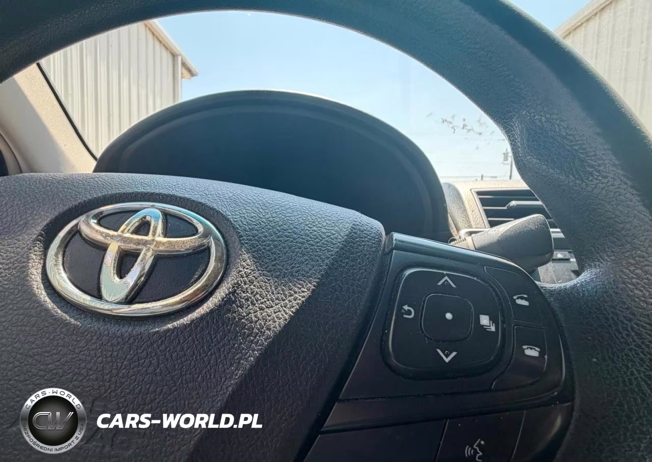 2016 Toyota Camry Le VIN:4T4BF1FK1GR534716 - 11