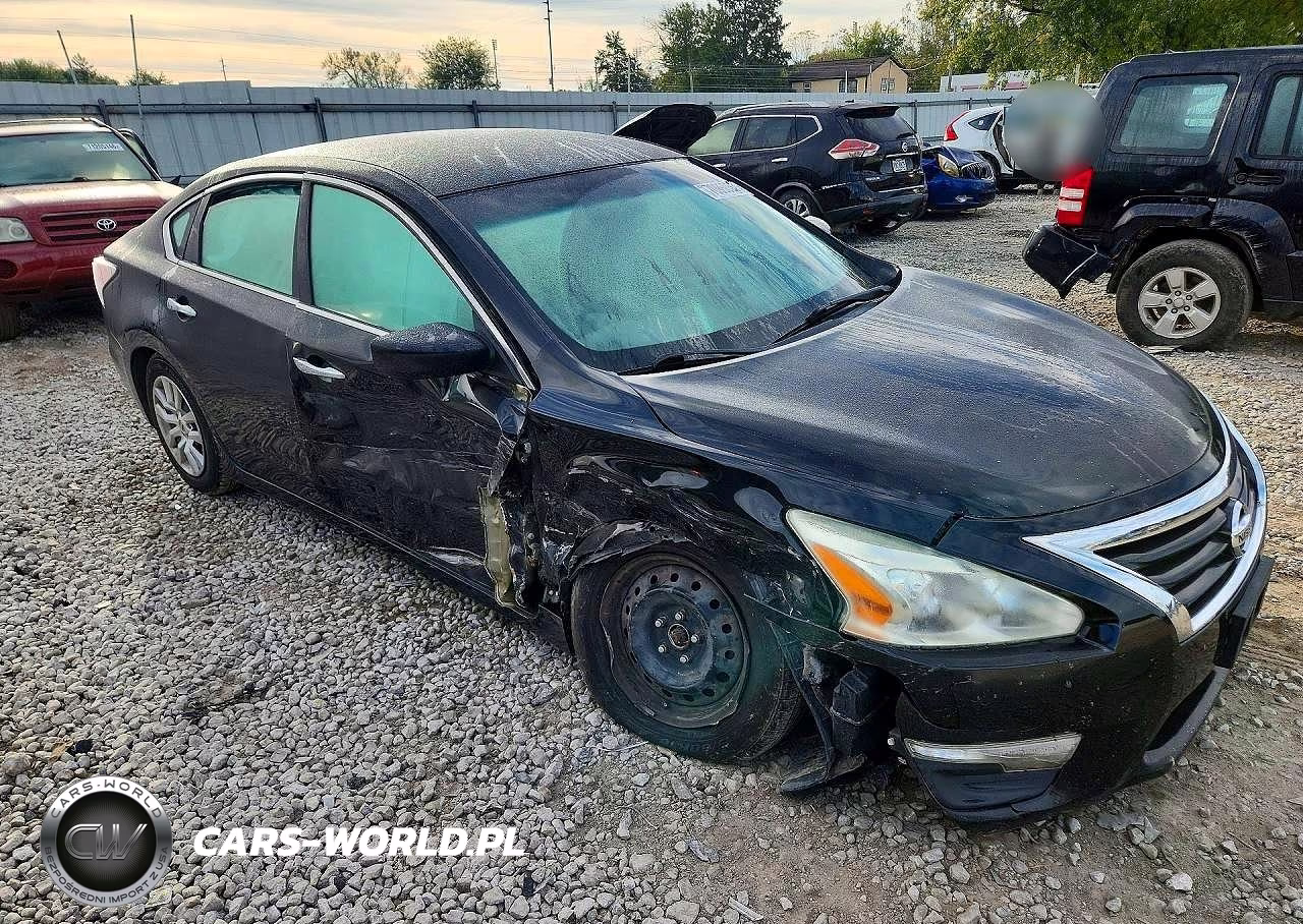 2015 Nissan Altima 2.5 S VIN:1N4AL3AP0FN339903 - 4