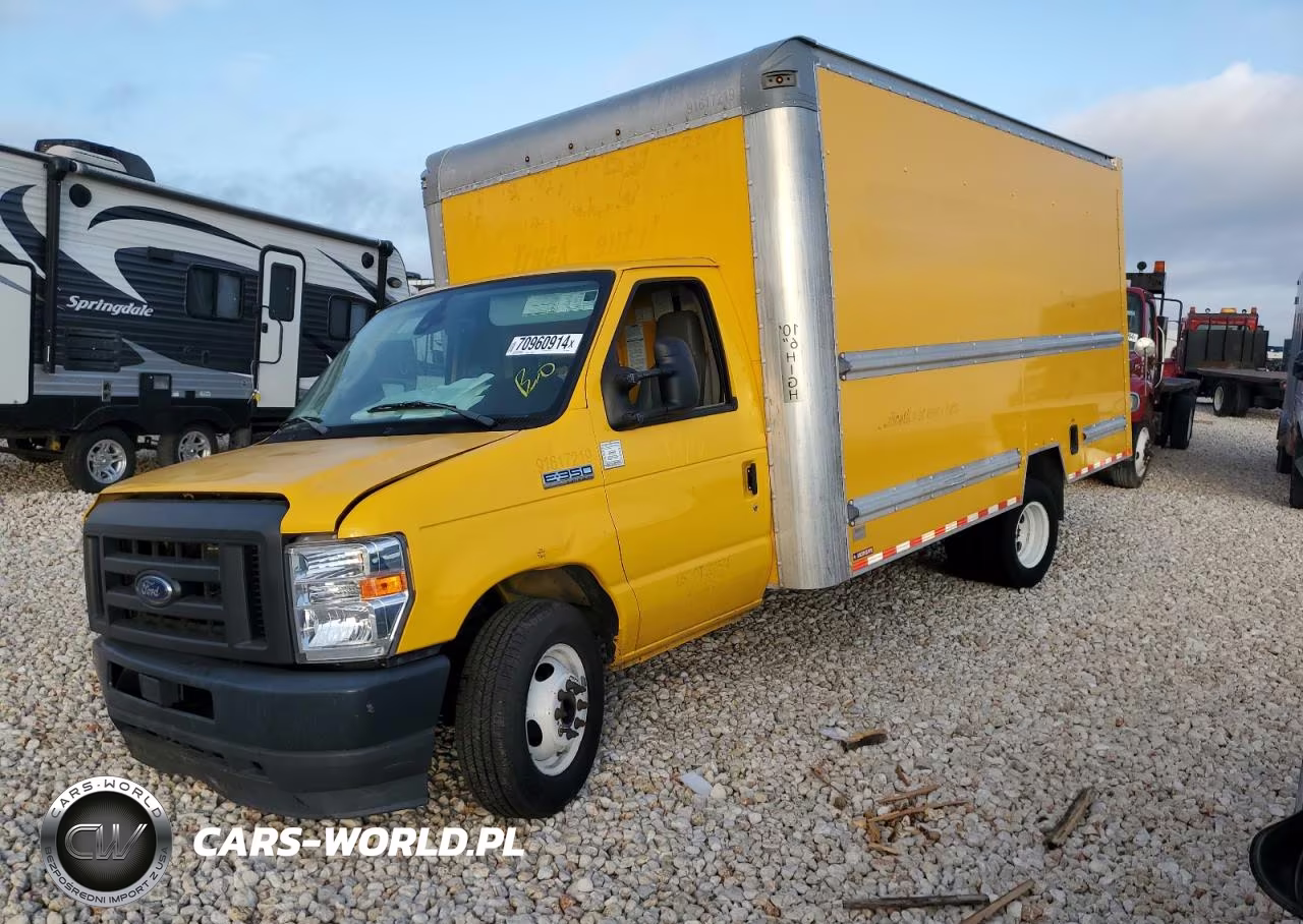 2021 Ford Econoline E350 Super Duty Cutaway Van