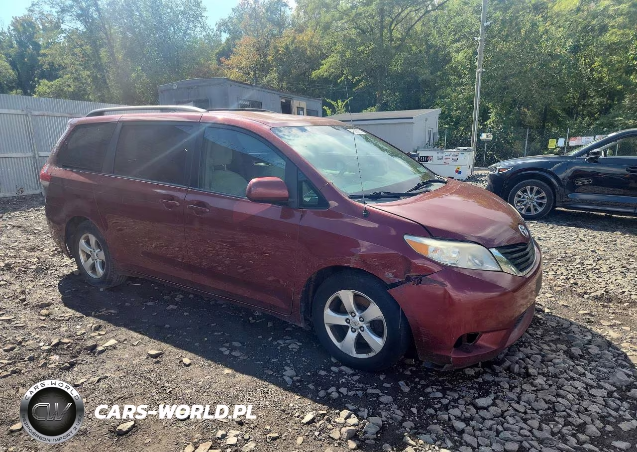2013 Toyota Sienna Le VIN:5TDKK3DCXDS376409 - 4