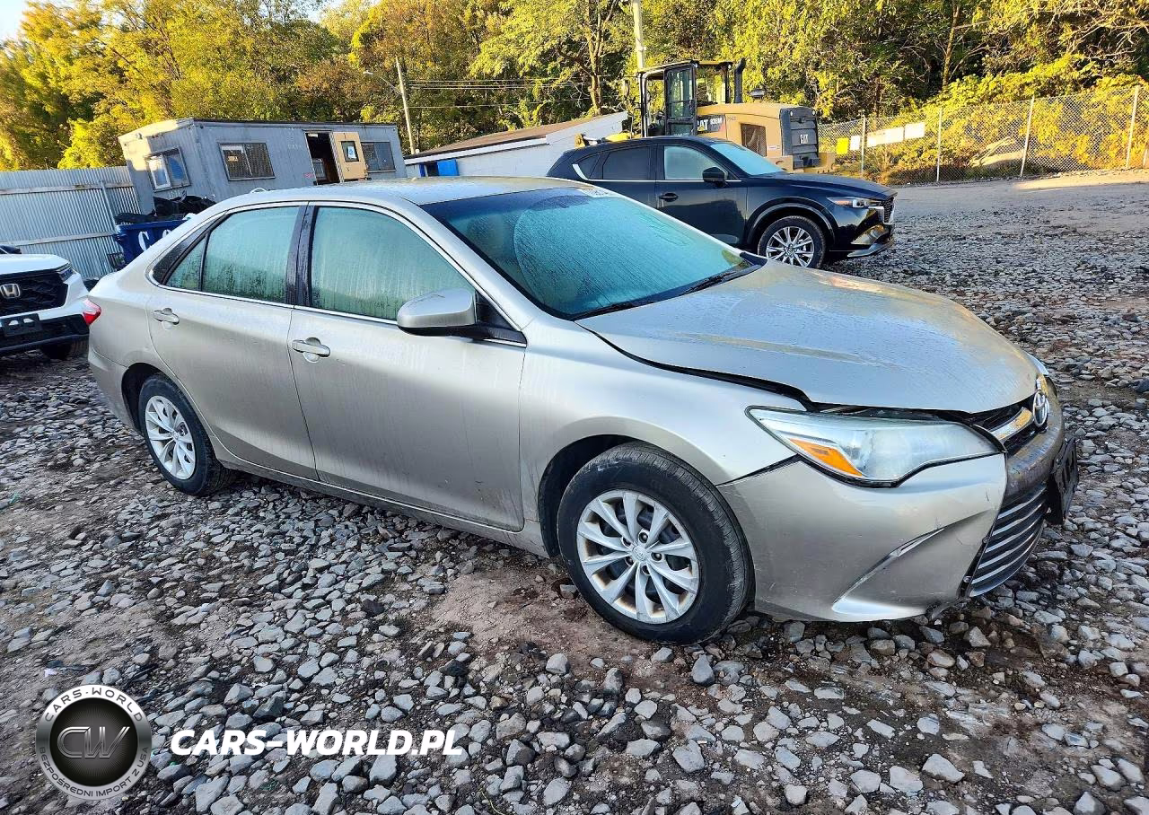 2015 Toyota Camry Le VIN:4T4BF1FK2FR484701 - 4