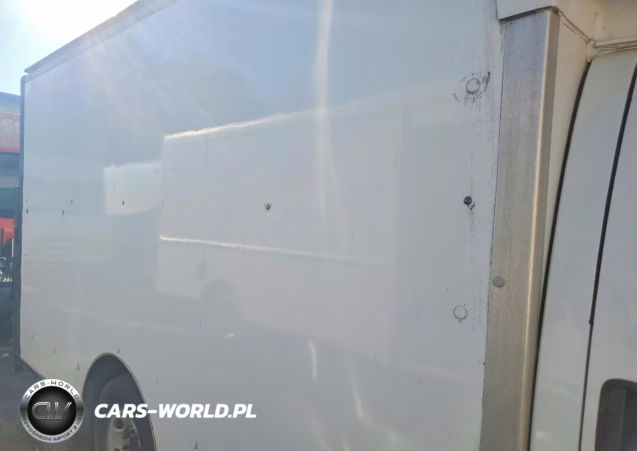 2010 Chevrolet Express Delivery Truck VIN:1GB3G2AA5A1140511 - 11