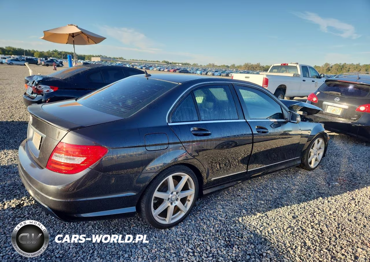 2013 Mercedes-Benz C 250 VIN:WDDGF4HBXDR272217 - 3