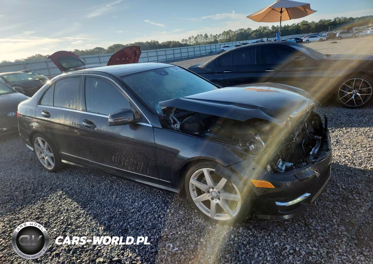 2013 Mercedes-Benz C 250 VIN:WDDGF4HBXDR272217 - 4