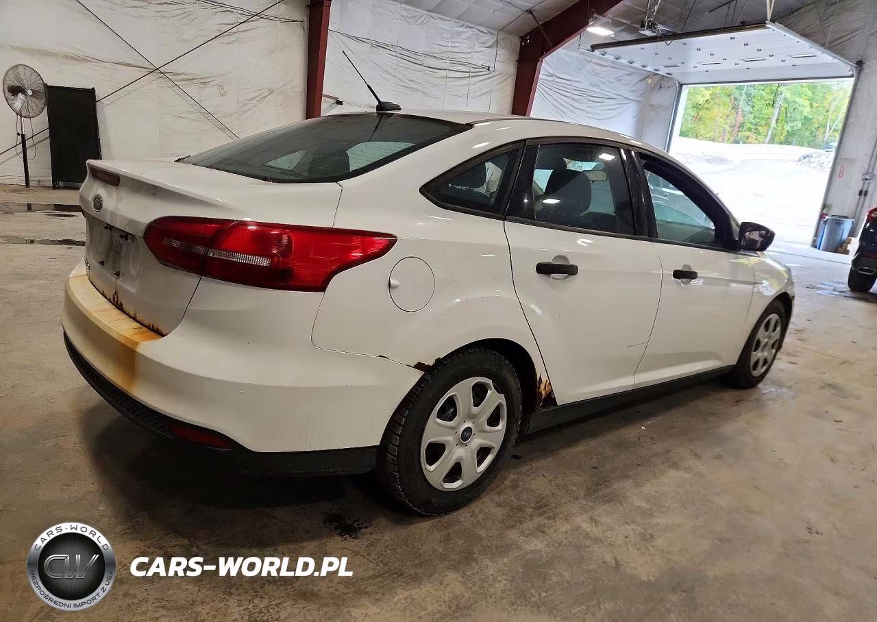 2017 Ford Focus S VIN:1FADP3E28HL297432 - 3