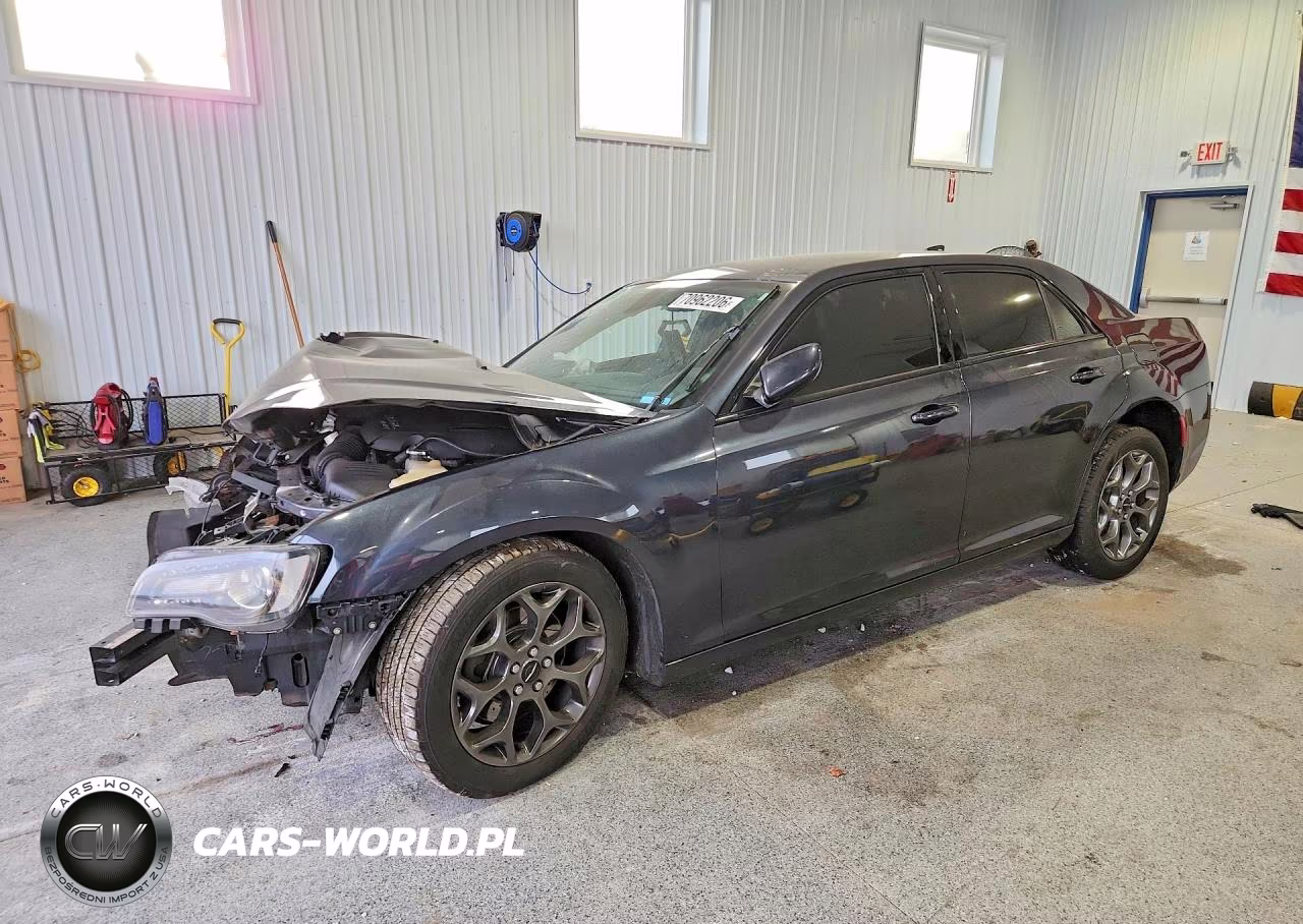 2018 Chrysler 300 S VIN:2C3CCAGGXJH127546 - 1