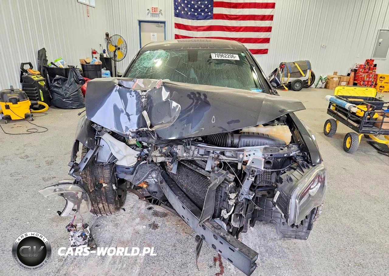 2018 Chrysler 300 S VIN:2C3CCAGGXJH127546 - 5