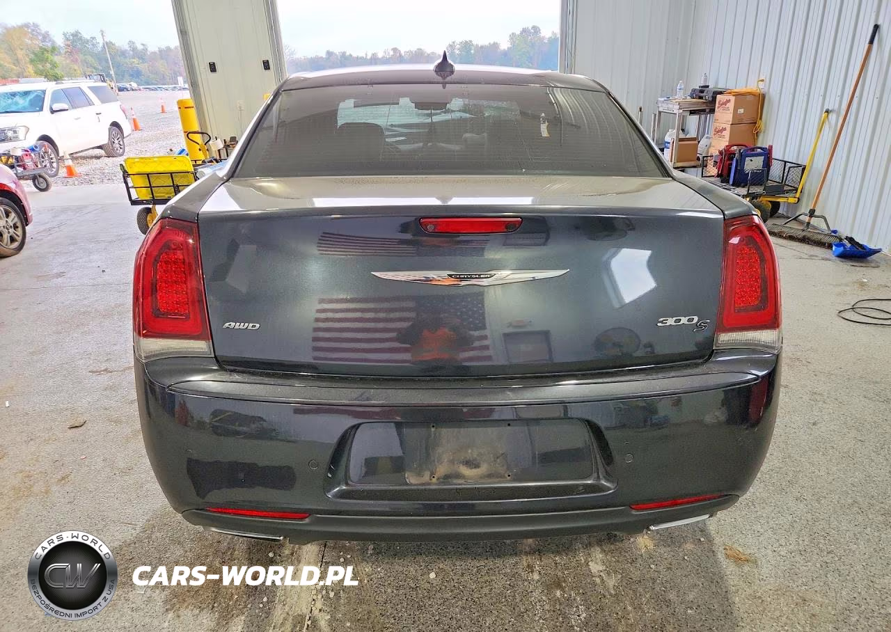 2018 Chrysler 300 S VIN:2C3CCAGGXJH127546 - 6
