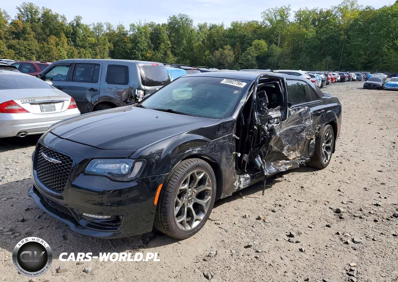 2017 Chrysler 300 S VIN:2C3CCABG0HH585758 - 1