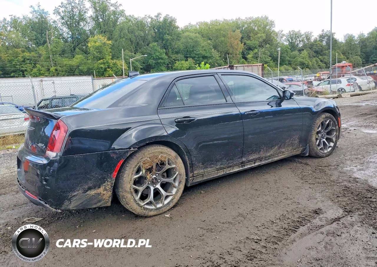 2017 Chrysler 300 S VIN:2C3CCABG0HH585758 - 3
