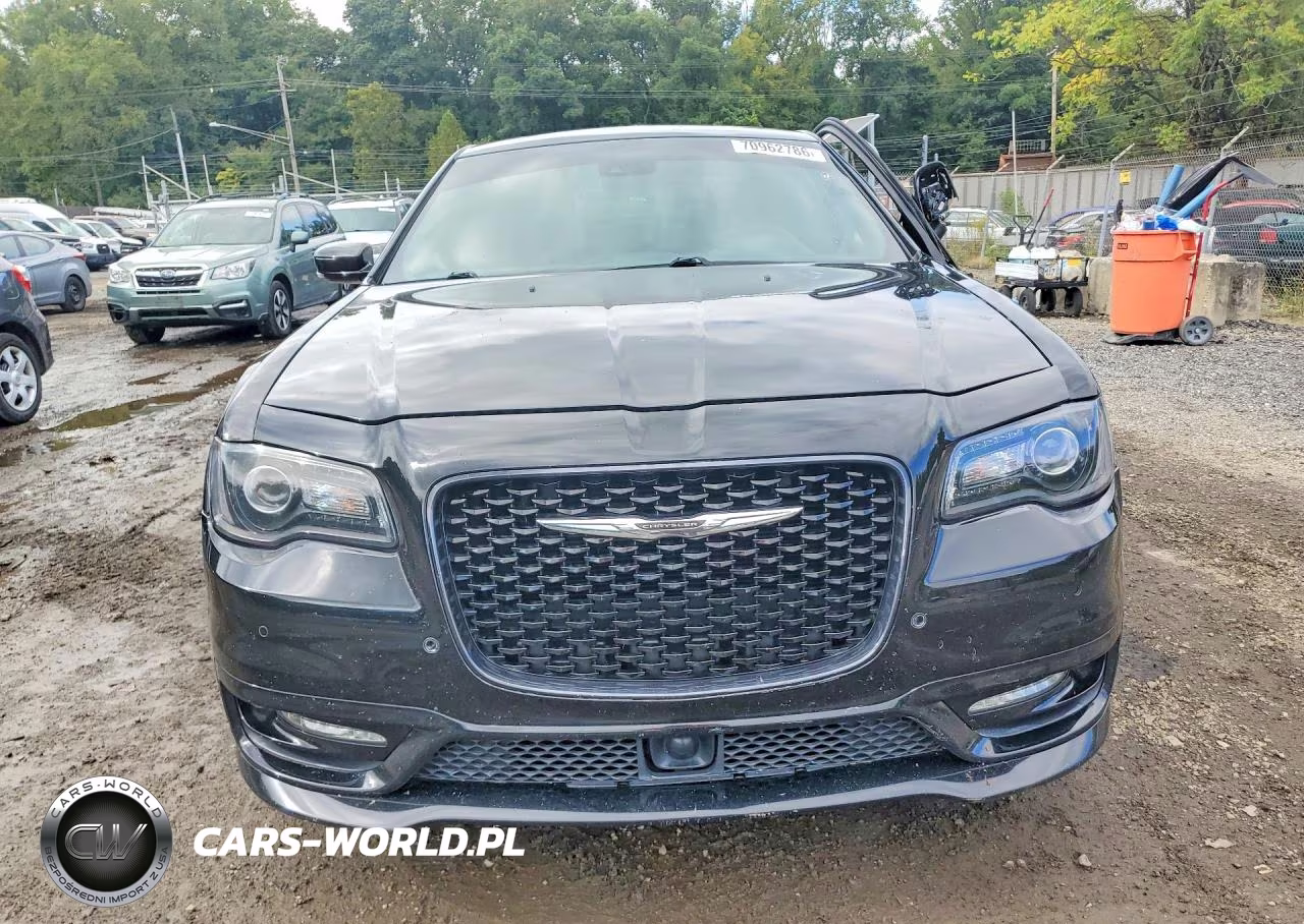 2017 Chrysler 300 S VIN:2C3CCABG0HH585758 - 5