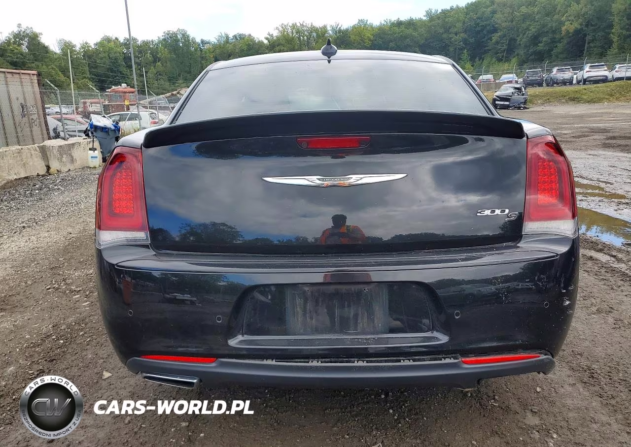 2017 Chrysler 300 S VIN:2C3CCABG0HH585758 - 6