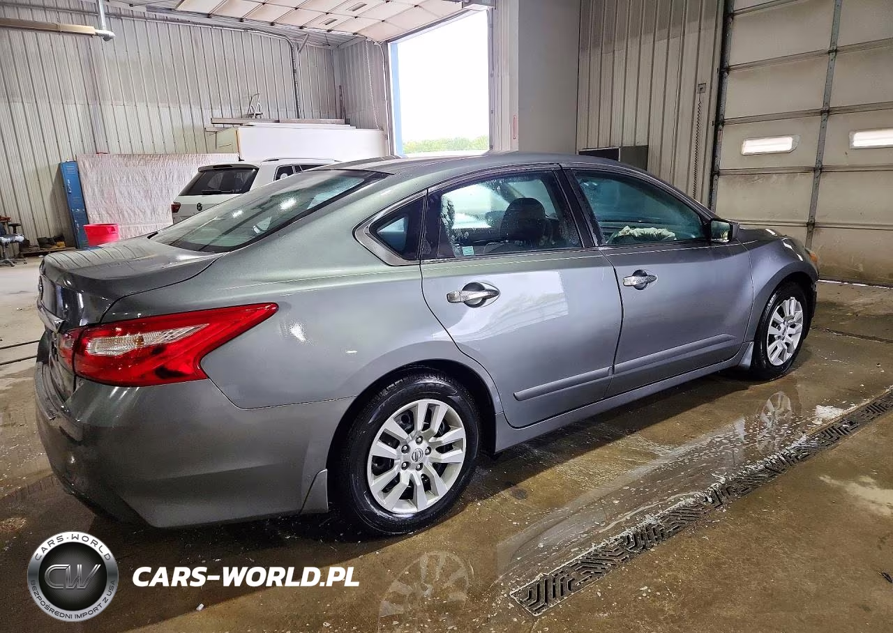 2017 Nissan Altima 2.5 S VIN:1N4AL3APXHN330015 - 3