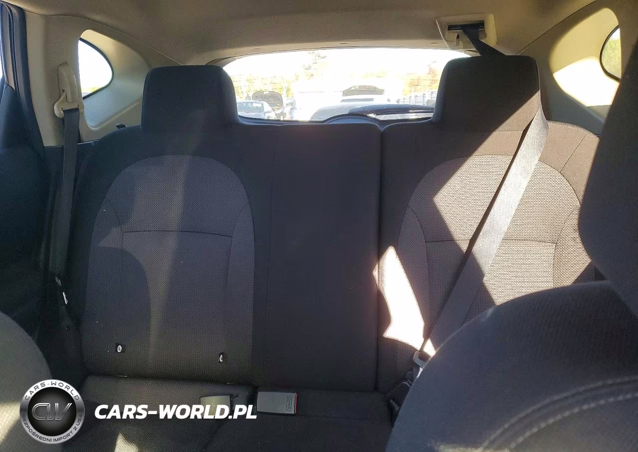 2013 Nissan Rogue S VIN:JN8AS5MV1DW641425 - 10