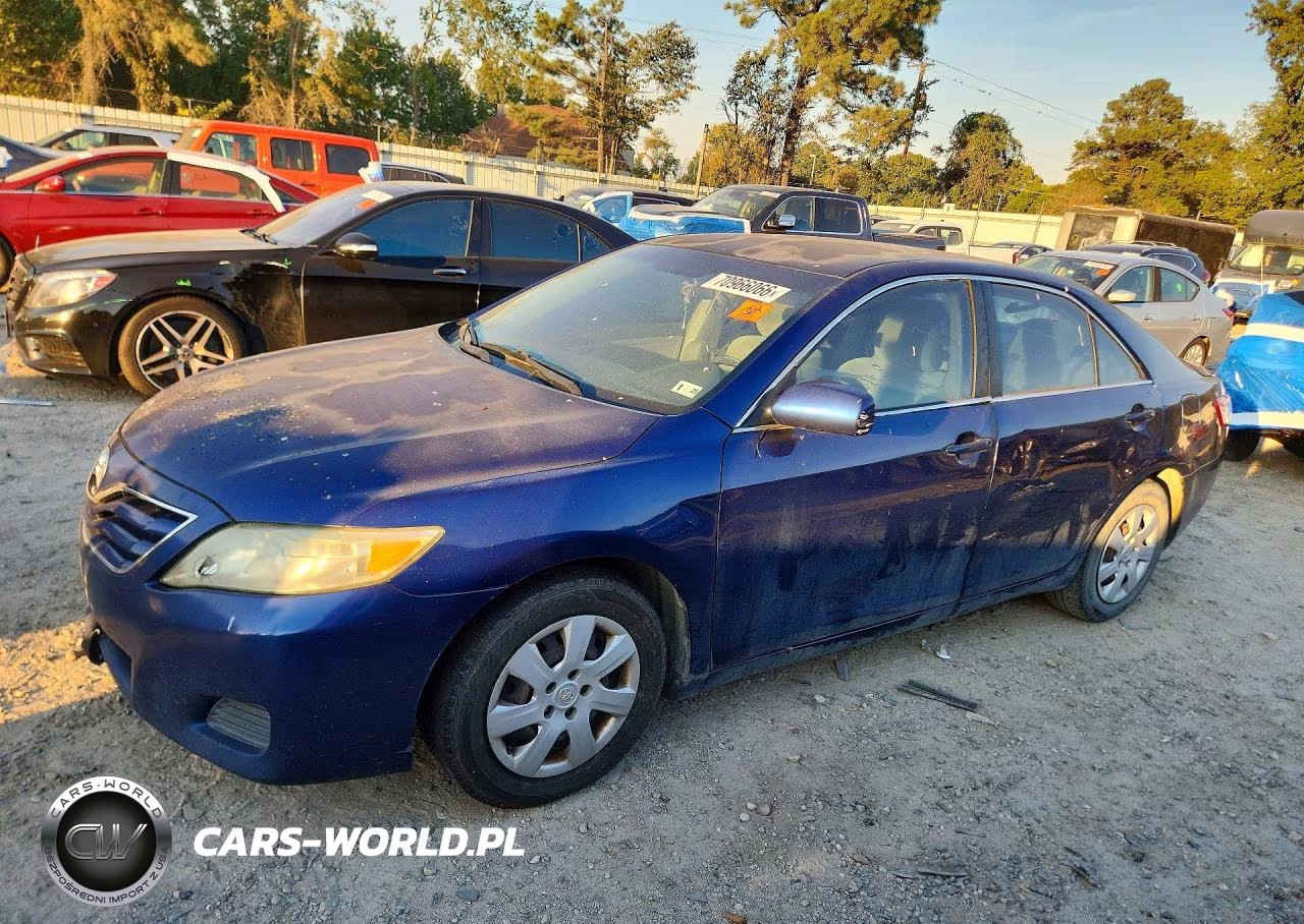 2011 Toyota Camry Le – zdjęcie 1 z 12
