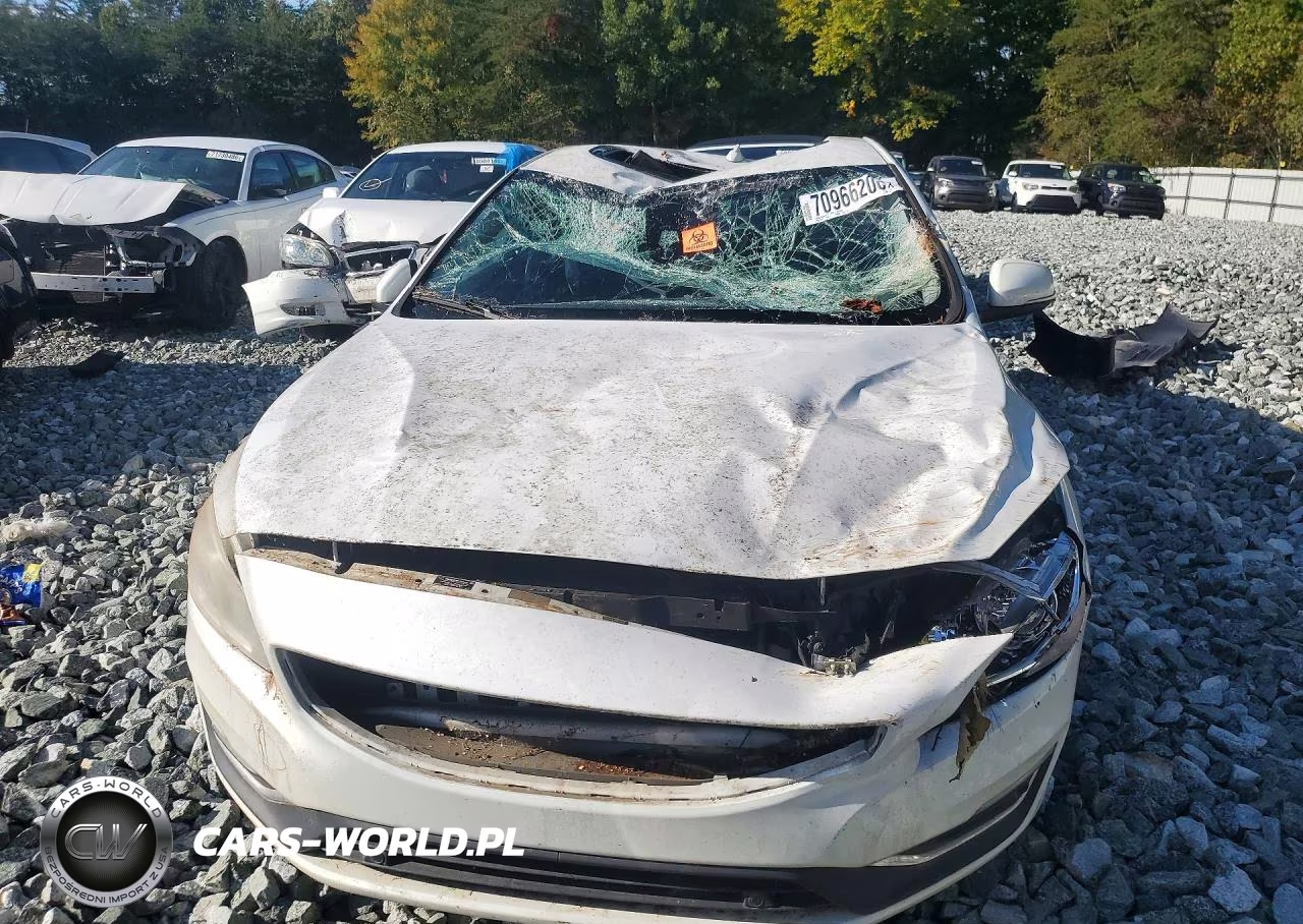 2016 Volvo S60 Premier VIN:YV126MFK6G2408244 - 5