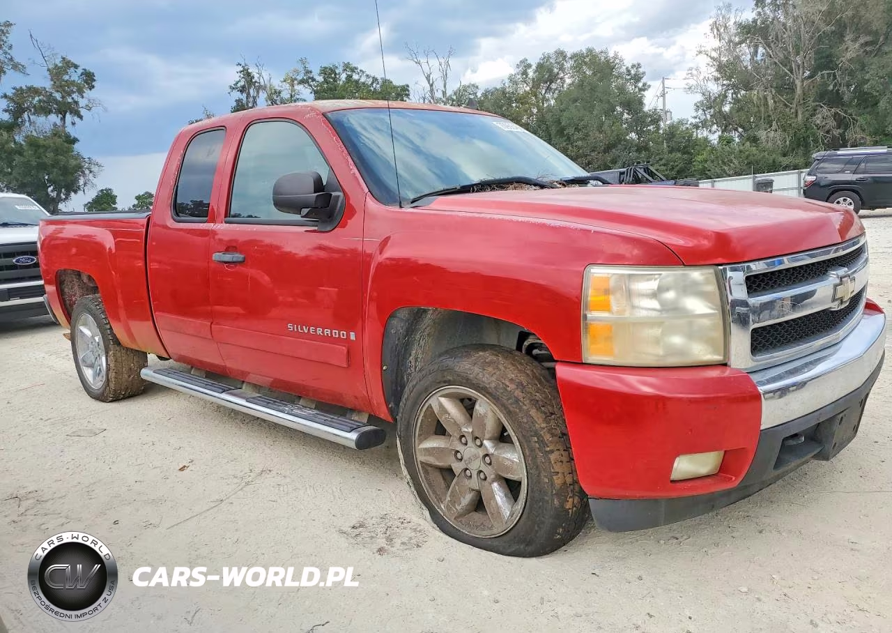 2008 Chevrolet Silverado C1500 VIN:2GCEC19J081210435 - 4