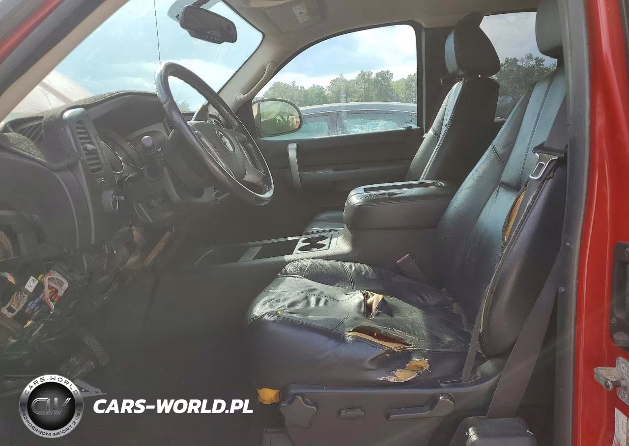 2008 Chevrolet Silverado C1500 VIN:2GCEC19J081210435 - 7