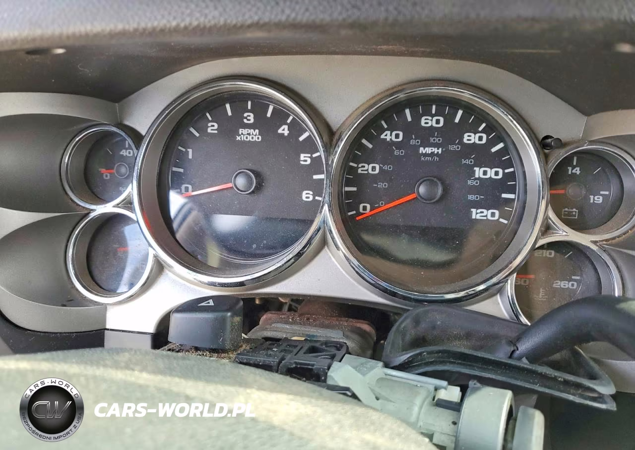 2008 Chevrolet Silverado C1500 VIN:2GCEC19J081210435 - 9
