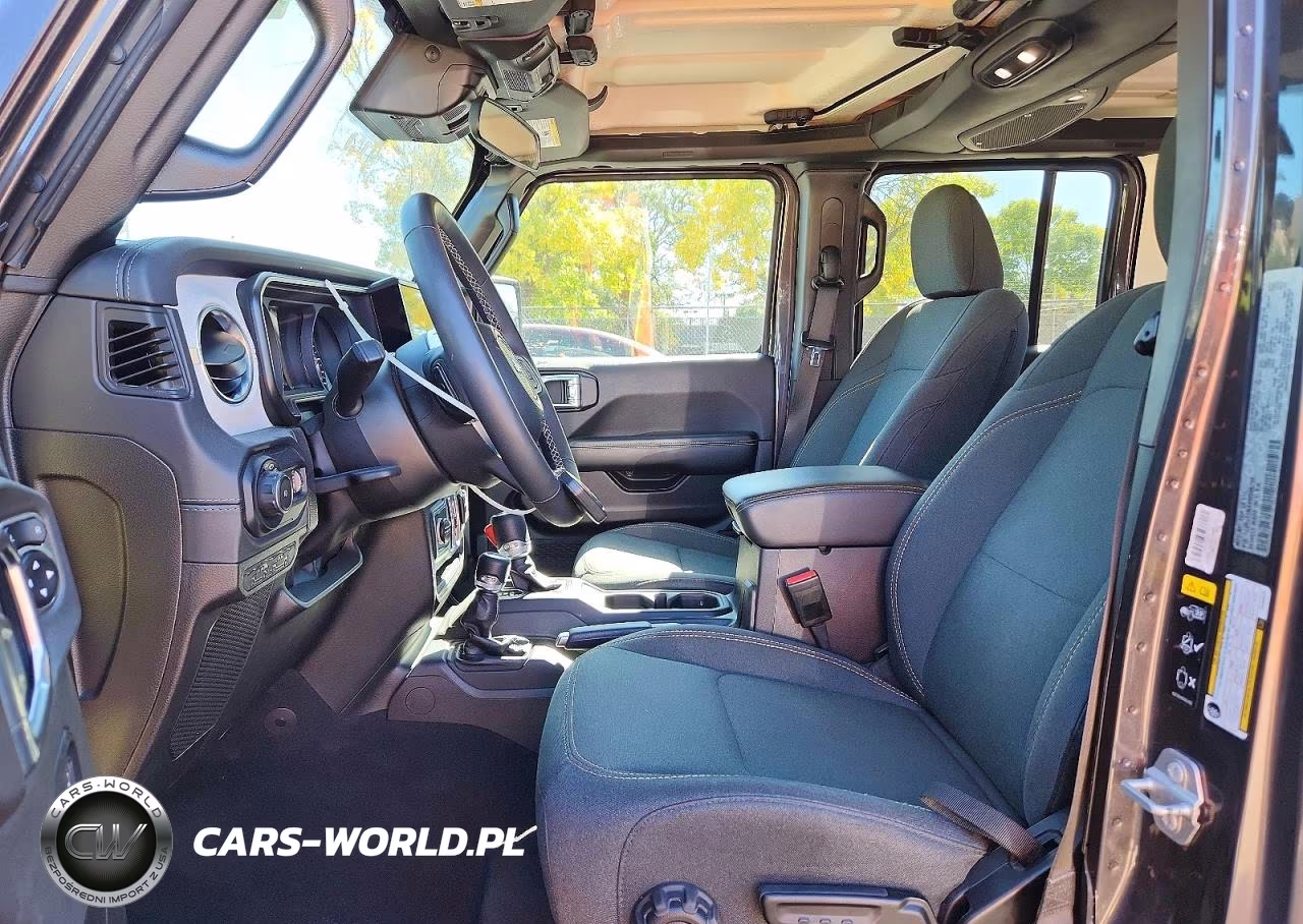 2025 Jeep Wrangler Sahara VIN:1C4PJXENXSW506234 - 7