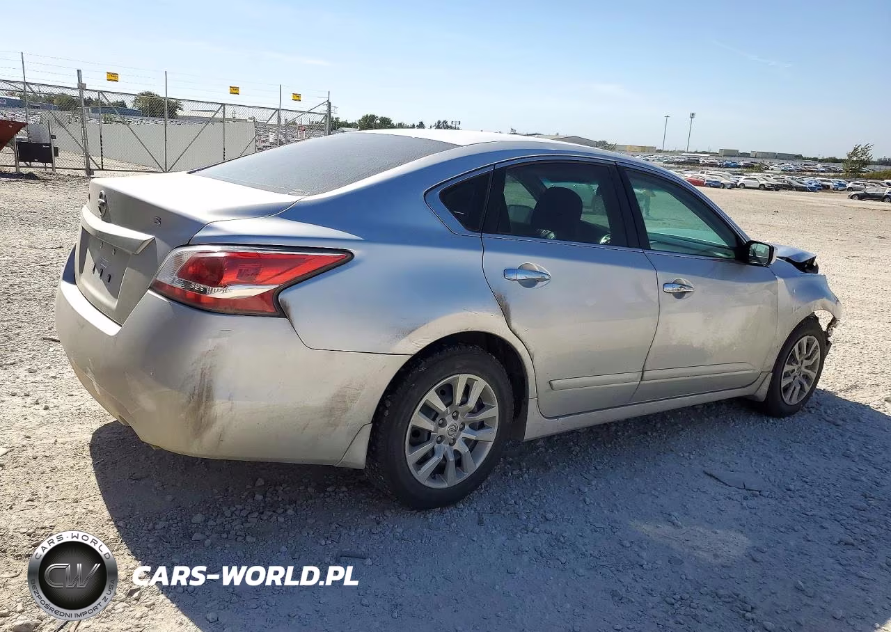 2015 Nissan Altima 2.5 S VIN:1N4AL3AP8FC294060 - 3
