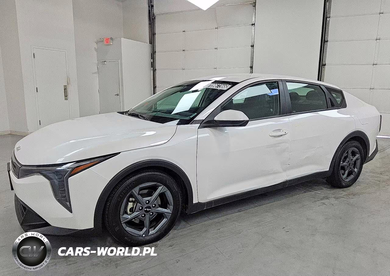 2025 Kia K4 Lxs VIN:3KPFT4DE4SE157667 - 1