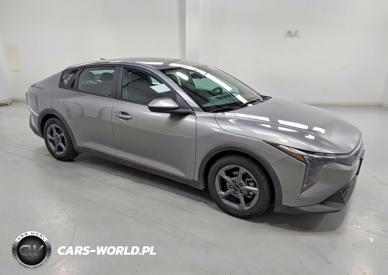 2025 Kia K4 Lxs VIN:3KPFT4DE3SE112364 - 4